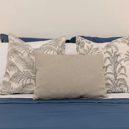 Flora Apartment