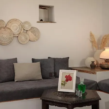 Flora Apartment